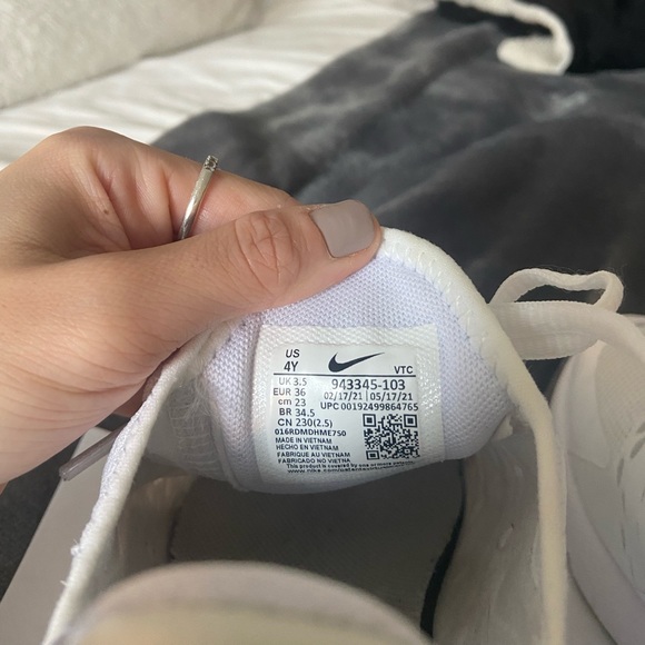 Nike Air Max 270 - Youth 4/Womens 5.5 - Picture 8 of 9